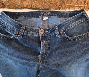 Silver Jeans Women's Dark Blue Bootcut Jeans with Faded Detail